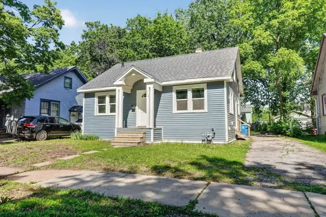 516 Cutler Street Waterloo IA 50703