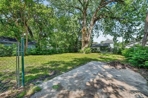 516 Cutler Street Waterloo IA 50703