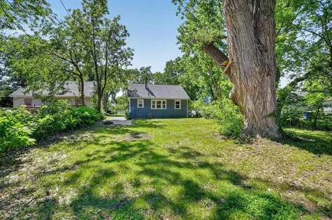 516 Cutler Street Waterloo IA 50703