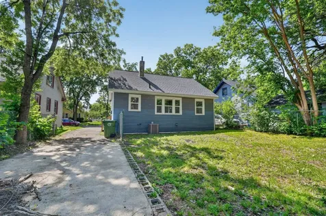 516 Cutler Street Waterloo IA 50703