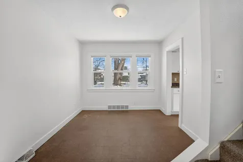 516 Cutler Street Waterloo IA 50703