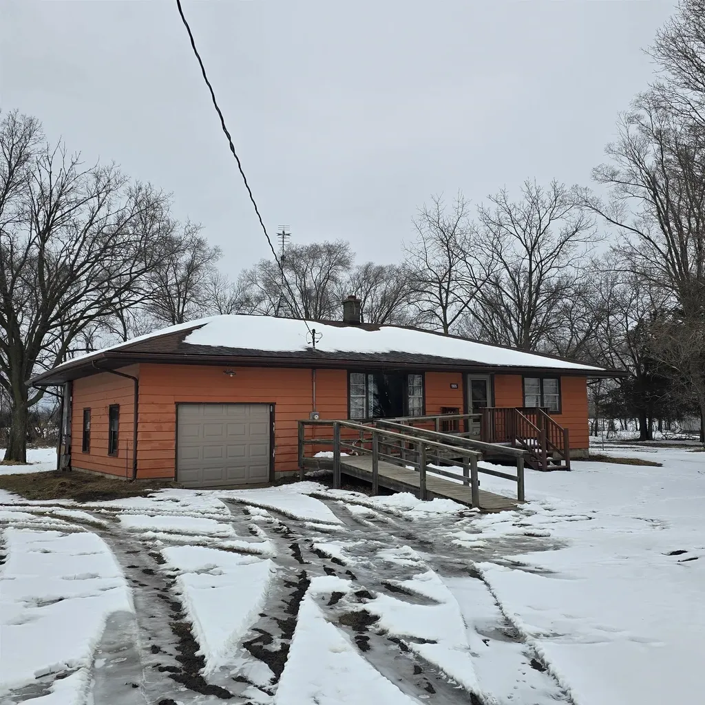 1905 Cleveland Avenue Charles City IA 50616