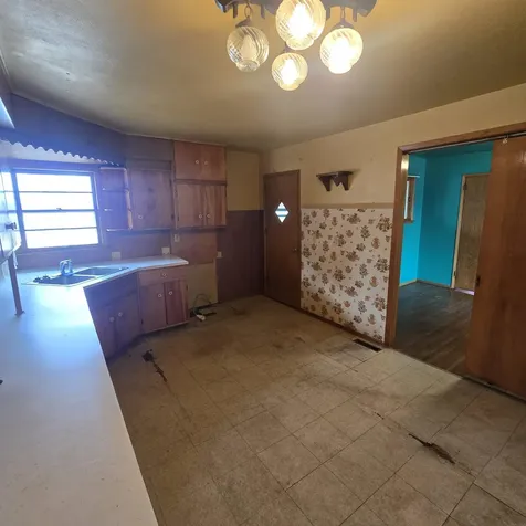1905 Cleveland Avenue Charles City IA 50616
