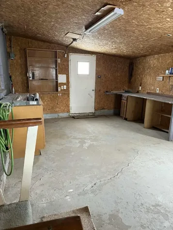 255 E Monroe Winthrop IA 50682