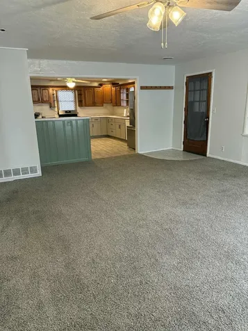 255 E Monroe Winthrop IA 50682
