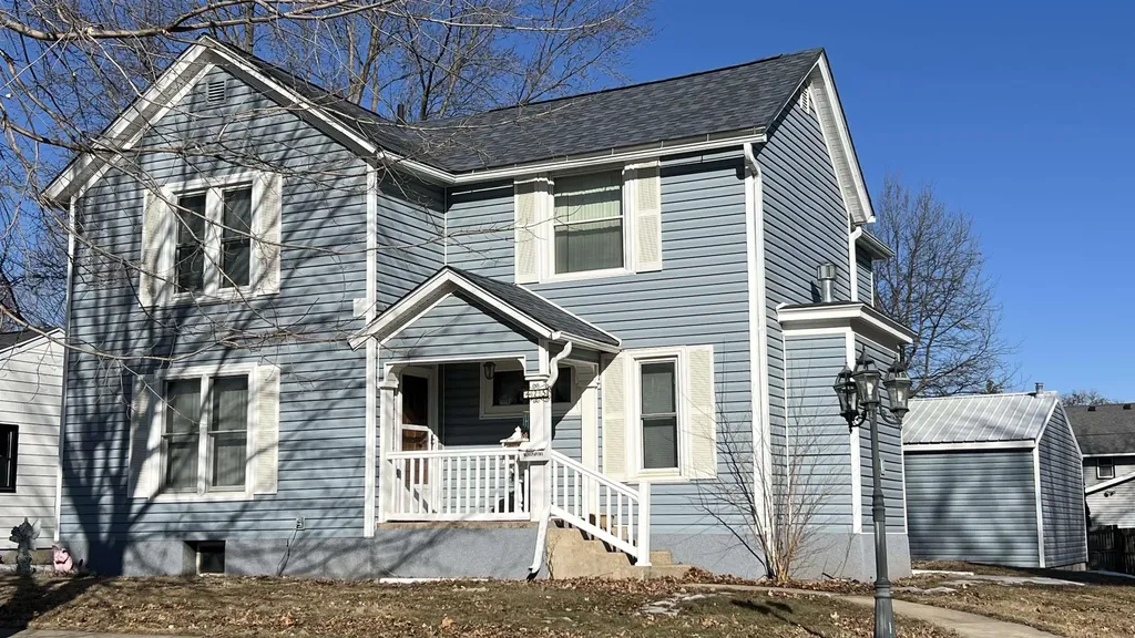 423 W Spring Street New Hampton IA 50659