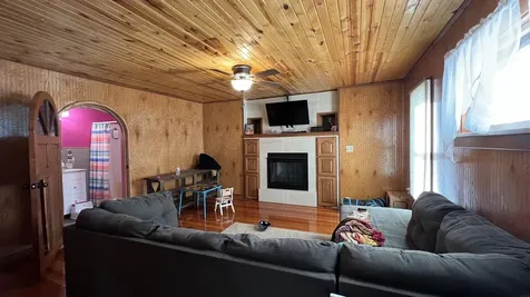 423 W Spring Street New Hampton IA 50659