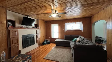 423 W Spring Street New Hampton IA 50659