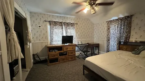 423 W Spring Street New Hampton IA 50659