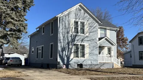 423 W Spring Street New Hampton IA 50659