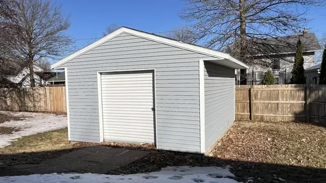 423 W Spring Street New Hampton IA 50659