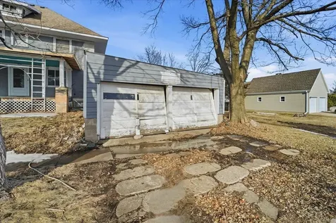 613 Washington Street Eldora IA 50627