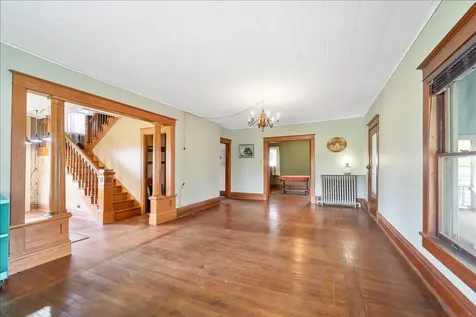 613 Washington Street Eldora IA 50627