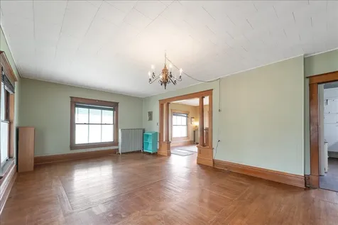 613 Washington Street Eldora IA 50627