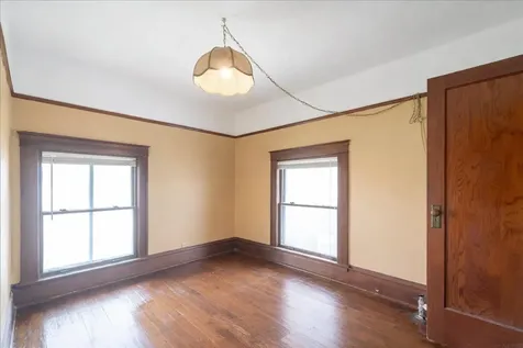 613 Washington Street Eldora IA 50627