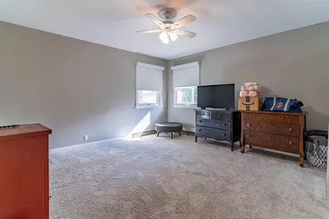 302 6th Street Grundy Center IA 50638