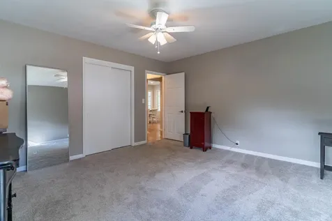 302 6th Street Grundy Center IA 50638
