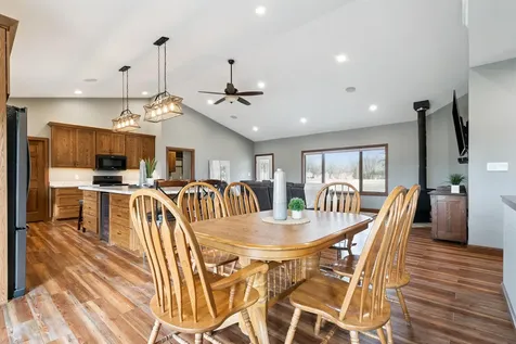 1009 Bremer Road Waverly IA 50677