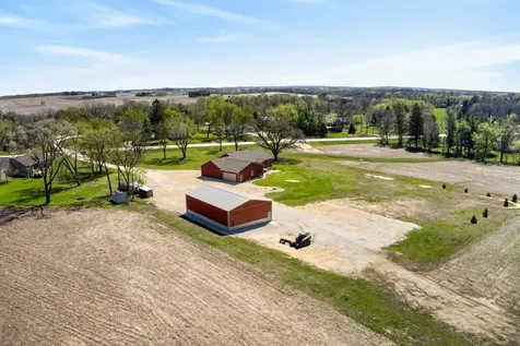 1009 Bremer Road Waverly IA 50677