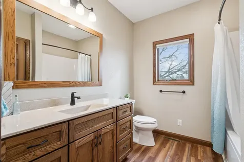 1009 Bremer Road Waverly IA 50677