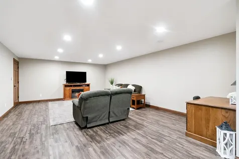 1009 Bremer Road Waverly IA 50677