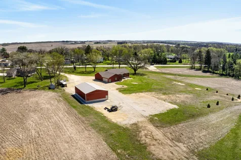 1009 Bremer Road Waverly IA 50677