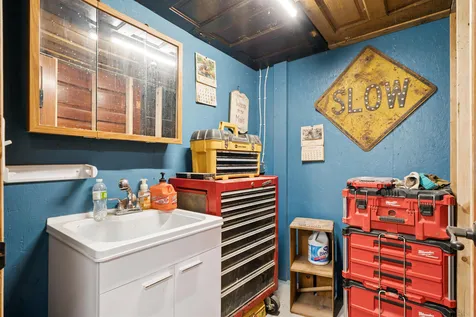 1009 Bremer Road Waverly IA 50677