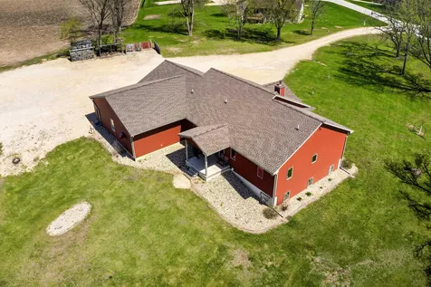 1009 Bremer Road Waverly IA 50677