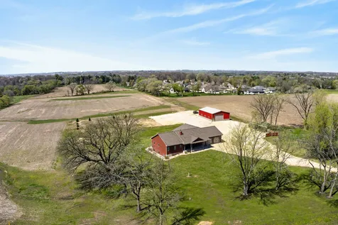 1009 Bremer Road Waverly IA 50677