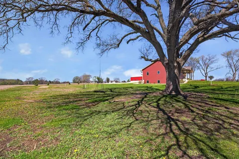 1009 Bremer Road Waverly IA 50677