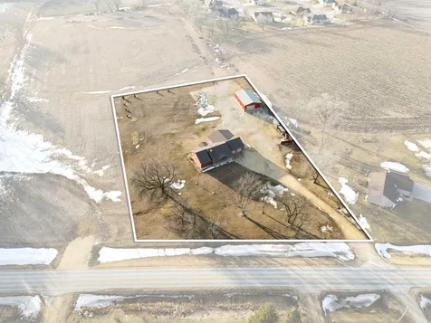 1009 Bremer Road Waverly IA 50677