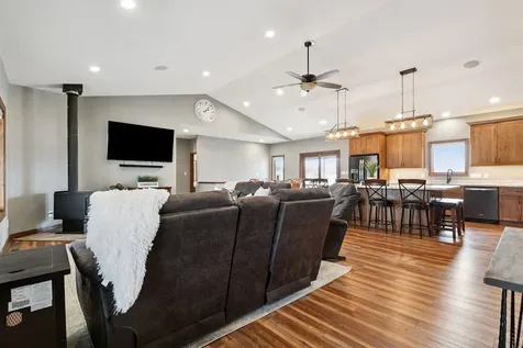1009 Bremer Road Waverly IA 50677