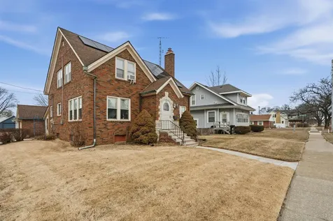 312 N Franklin Street Manchester IA 52057
