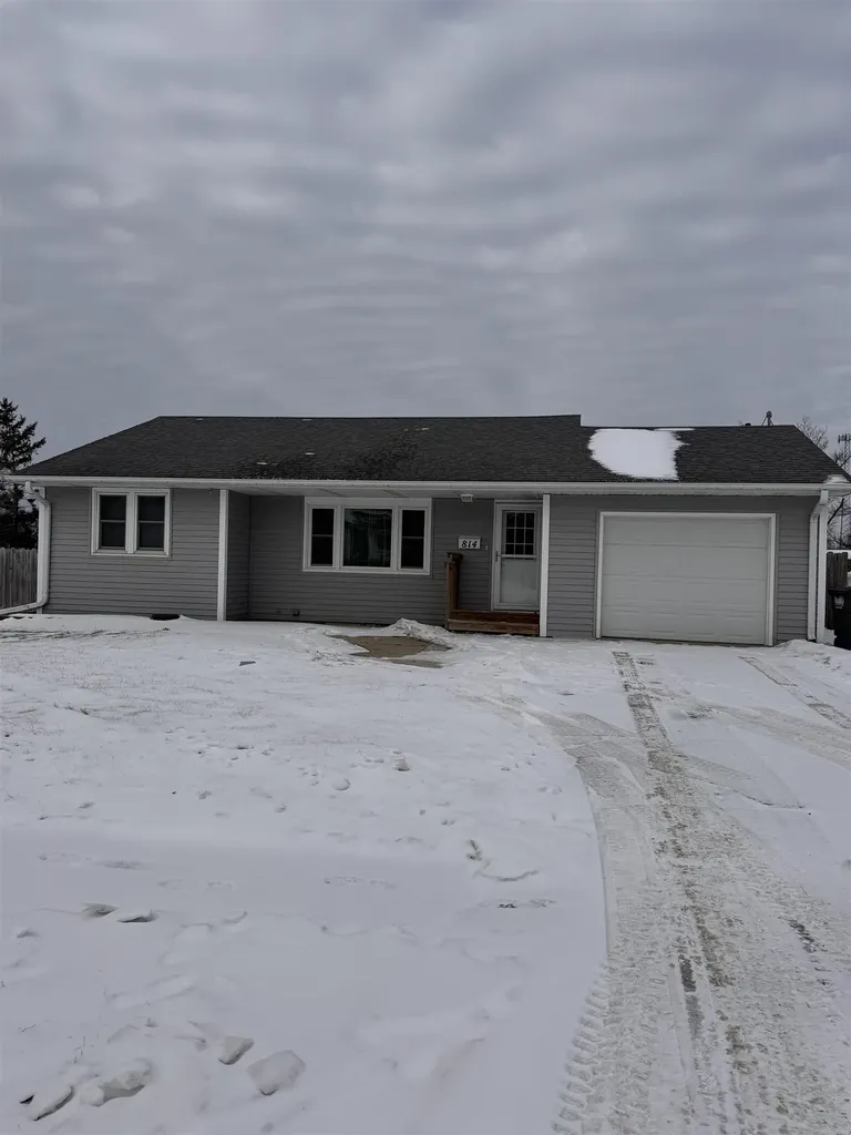 814 14th Street Eldora IA 50627