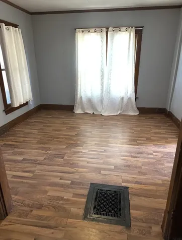 1013 W 6th Street Waterloo IA 50702