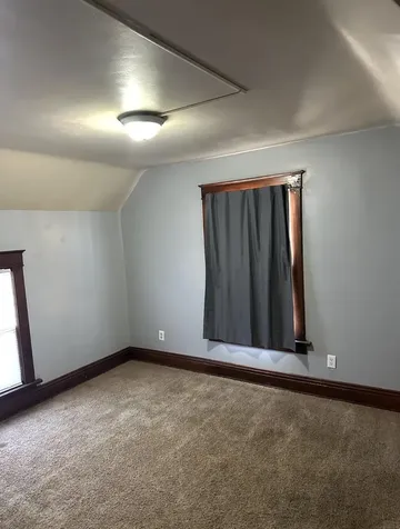1013 W 6th Street Waterloo IA 50702