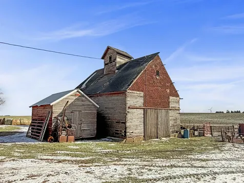 1950 F Avenue Gladbrook IA 50635
