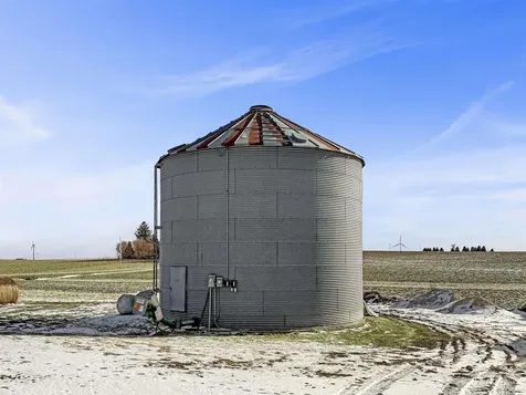 1950 F Avenue Gladbrook IA 50635