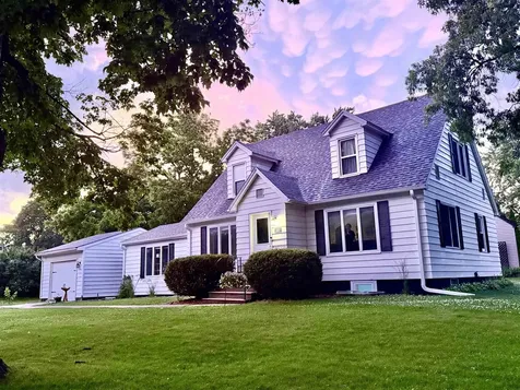 1300 SW 2nd Avenue Waverly IA 50677