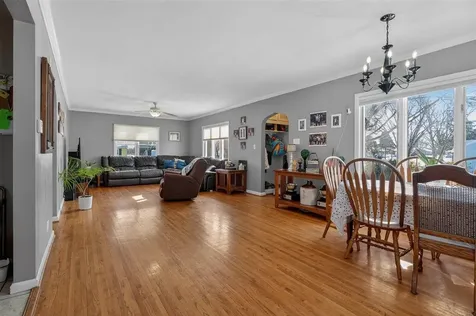 1300 SW 2nd Avenue Waverly IA 50677