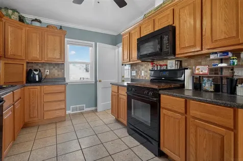 1300 SW 2nd Avenue Waverly IA 50677