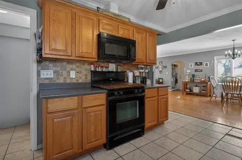 1300 SW 2nd Avenue Waverly IA 50677