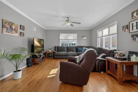 1300 SW 2nd Avenue Waverly IA 50677