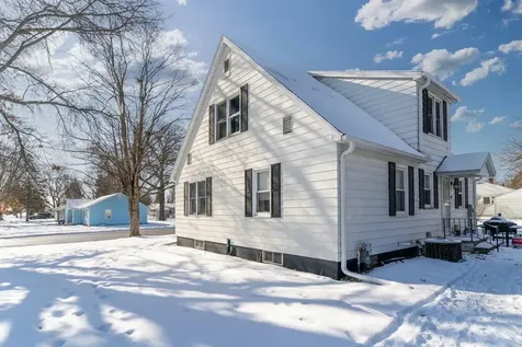 1300 SW 2nd Avenue Waverly IA 50677