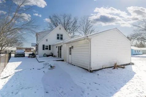 1300 SW 2nd Avenue Waverly IA 50677