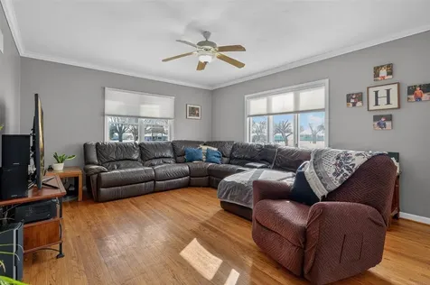 1300 SW 2nd Avenue Waverly IA 50677