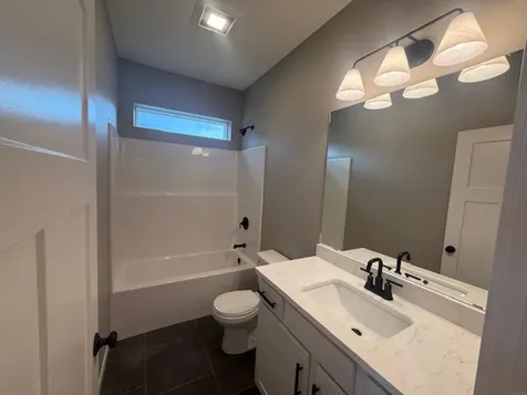 134 Sunbird Court Waterloo IA 50701