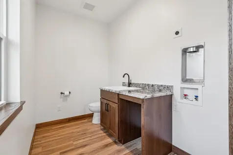 707 NE 5th Avenue Independence IA 50644