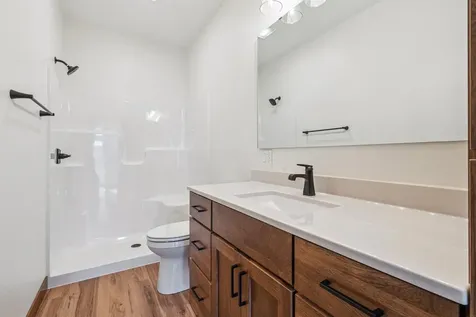 707 NE 5th Avenue Independence IA 50644