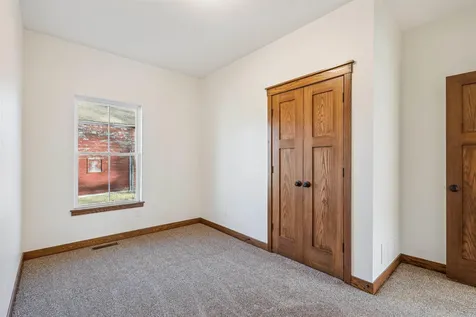 707 NE 5th Avenue Independence IA 50644